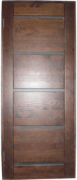 Профилированная деревянные двери на изображении