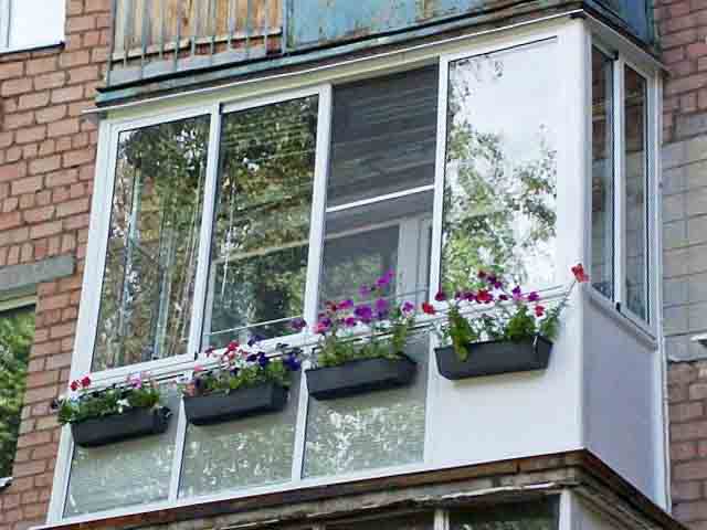Кабинет на балконе: как создать уголок для работы дома
