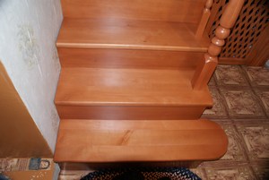 Деревянные лестницы для дома и дачи на заказ