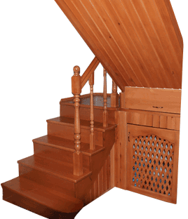 деревянная лестница с закрытой нишей