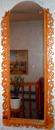 Зеркало в обрамлении орнамента, материал липа